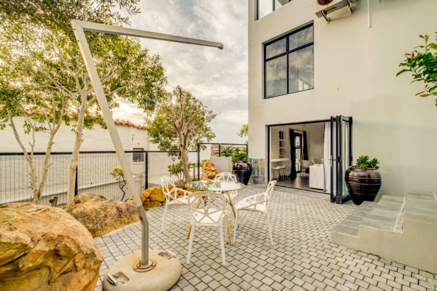 To Let 6 Bedroom Property for Rent in Camps Bay Western Cape